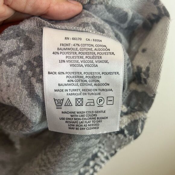 Akemi + Kin Gray Embroidered Sleeveless Mixed Media Blouse Gray Women's Size XL - Picture 6 of 10